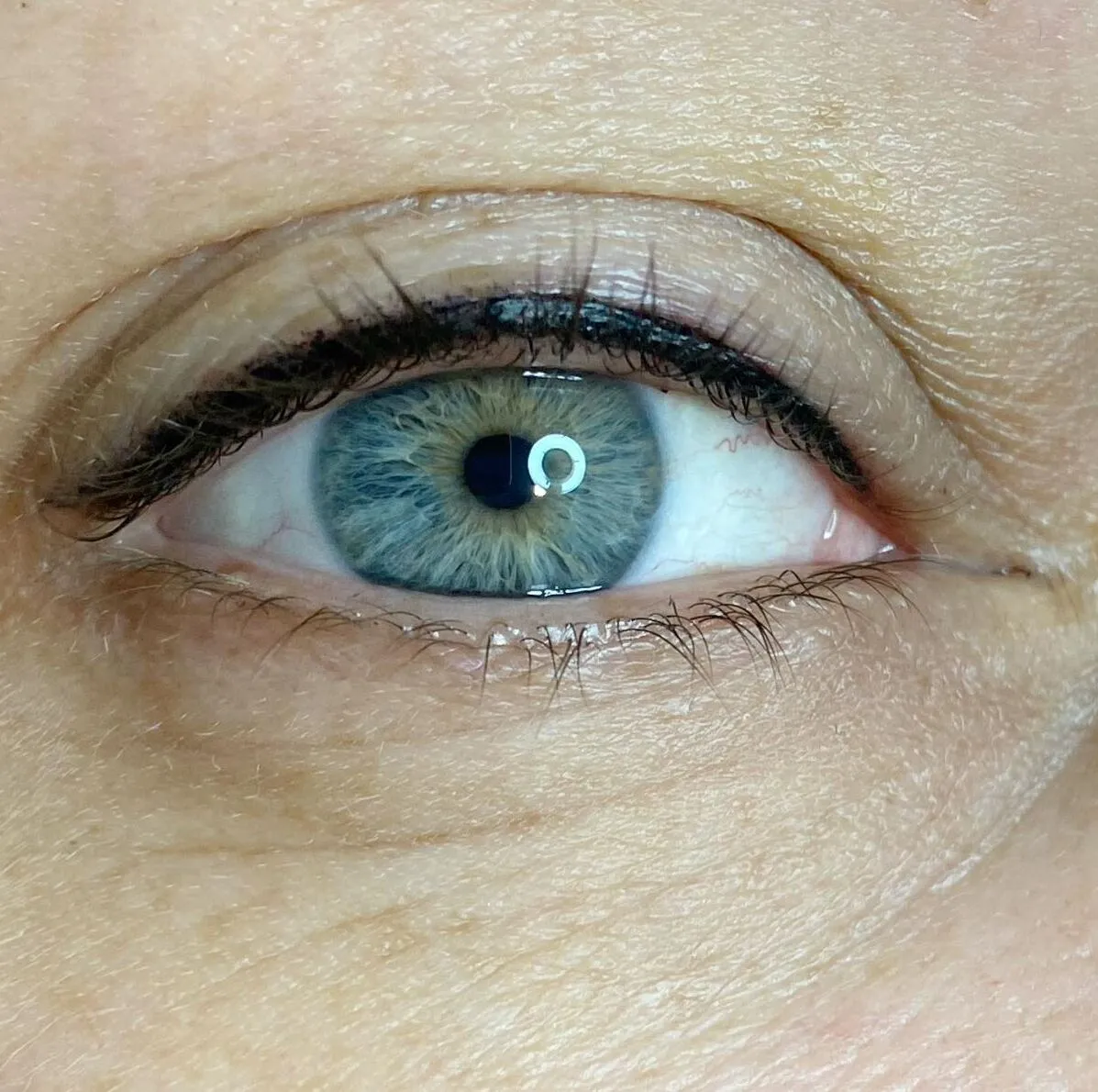 Can permanent eyeliner look natural?